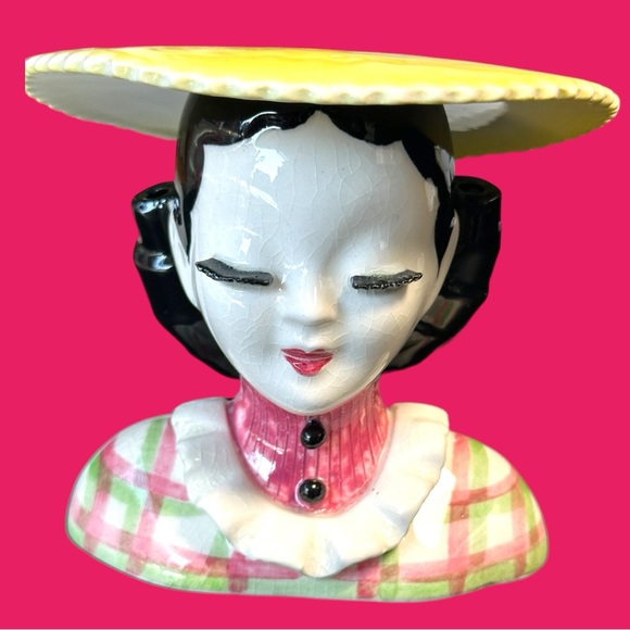 Vintage Lady Head Vase in Wide Brimmed Yellow Sunhat - Picture 1 of 13